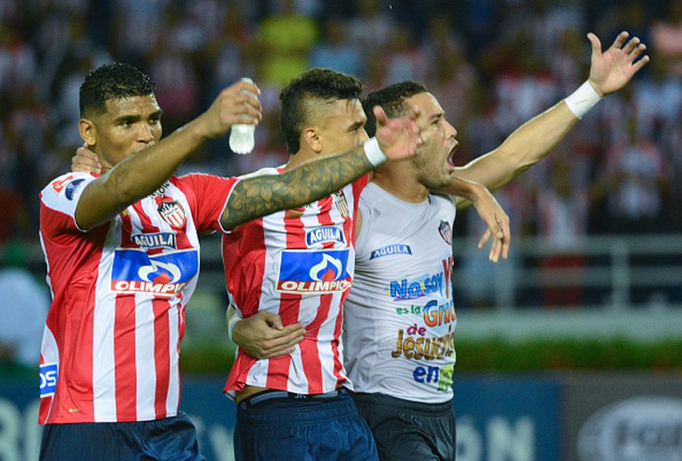 Árbitro peruano pitará final entre Junior de Barranquilla y Atlético Paranaense. (Getty)