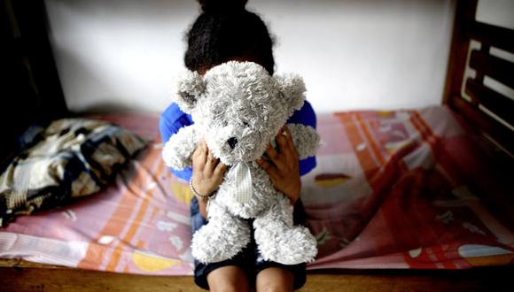 Madre venezolana explotaba sexualmente a su hija de 13 años a cambio de 100 soles por cada servicio.