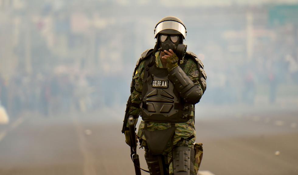 Decenas de militares fueron movilizados para restablecer el orden en diversas ciudades del norte, centro y sur de Ecuador. (Foto: AFP)
