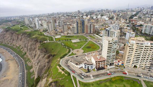 Es la tendencia entre quienes buscan hacer inversiones en inmuebles de Lima Top. Viviendas atraen a personas que buscan proteger pequeños capitales de la incertidumbre global y local. (Andina)