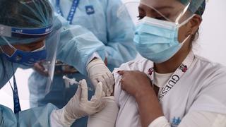 Gobierno transfiere más de S/ 10 millones a EsSalud para el funcionamiento de vacunatorios 