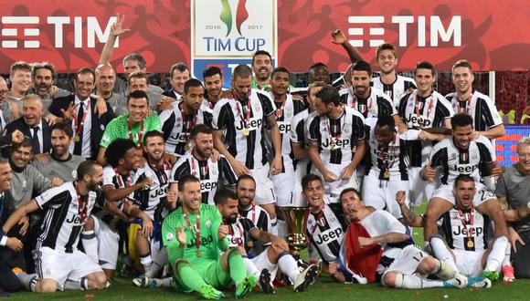 Juventus conquistó el primer título de los tres que disputa en el final de temporada.  (AFP)
