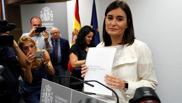 Carmen Montón, ministra de Sanidad de España, por presuntas irregularidades en máster. | Foto: EFE