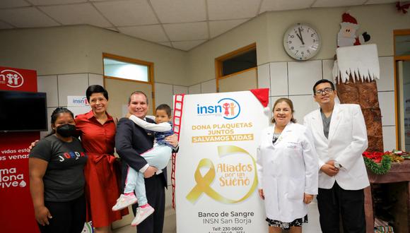 El presidente del PJ, Javier Arévalo, y su esposa visitaron el INSN de San Borja.