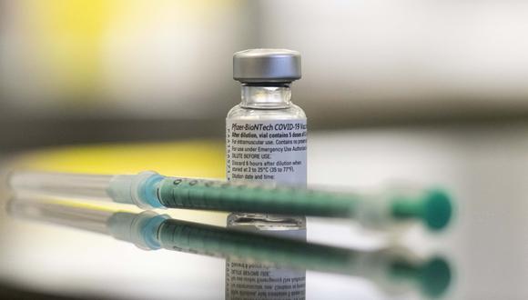 Pfizer también ha iniciado ensayos clínicos de su vacuna en niños de entre 6 meses y 11 años. (Foto: THOMAS KIENZLE / AFP)