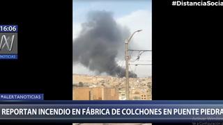 Puente Piedra: reportan incendio en fábrica de colchones en la zona de Zapallal