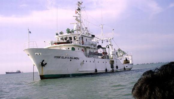 El barco José Olaya y una patrullera van a nuestro nuevo mar. (Difusión)
