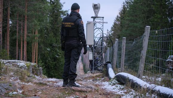 Finlandia comienza construcción de valla metálica fronteriza con Rusia. Foto: AFP