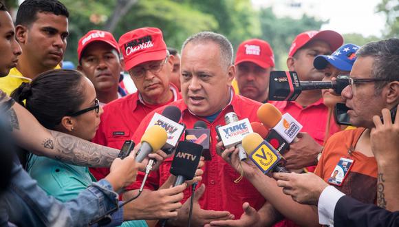 Diosdado Cabello pidió que la Unión Europea se preocupe de sus propios problemas tras emitir su voto en las elecciones municipales (Efe).