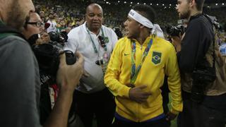 Neymar protagonizó pelea con hincha tras ganar la medalla de oro en Río 2016 [Video]