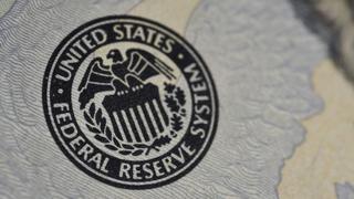 Fed sube su tasa de interés de referencia en medio punto, la mayor alza en 22 años