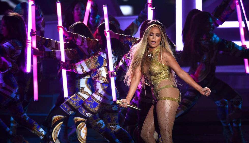 La 'Diva del Bronx' y su bailarín regalaron una sensual presentación durante la gira 'All I Have', realizada en Las Vegas. (AFP)