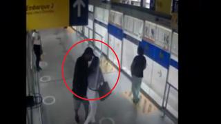 Sujeto amenaza con cortarle la cara a mujer y le roba dentro de estación del Metropolitano 