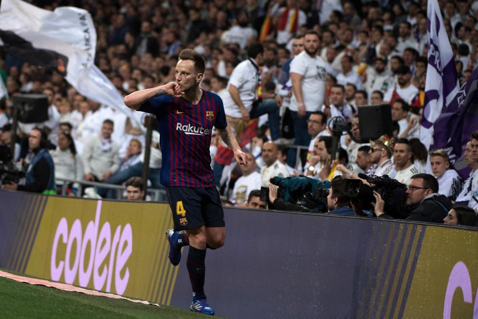 Barcelona le ganó otra vez al Real Madrid en el Santiago Bernabéu. (AFP)