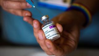 COVID-19: Países europeos restringieron la vacuna de AstraZeneca tras su vinculación con la trombosis