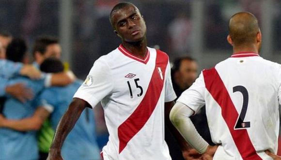 Perú pierde a su defensor titular para el encuentro con Uruguay en Lima, programado para el próximo 28 de marzo. (AFP)