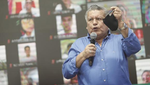 César Acuña anunció medidas contra Luis Valdez. (Foto: César Campos/ GEC)