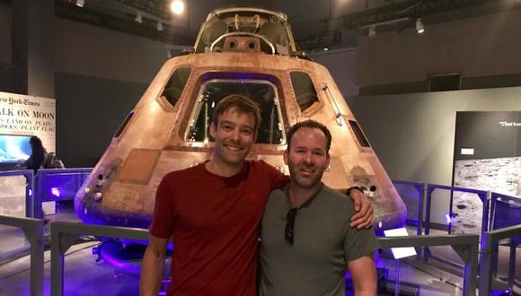Kulin (izquierda) ingresó en la agencia para realizar el entrenamiento que permite a los astronautas embarcarse en expediciones espaciales. (Foto: Twitter/@Alaskan_Astro)