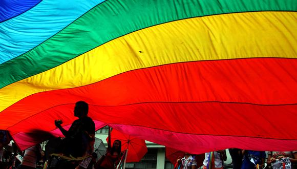 “Es grave que las personas LGBTIQ+ no podamos acceder a la justicia de forma especializada cuando nuestros derechos son vulnerados. Esto nos deja en total desprotección frente a la discriminación de operadores de justicia”, advierte el colectivo Más Igualdad Perú.