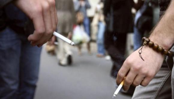 Según un estudio de Datum Internacional, en Lima y Callao los consumidores de cigarrillos de contrabando fuman el doble, a diferencia de fumadores que consumen productos legales. (Foto Archivo GEC)