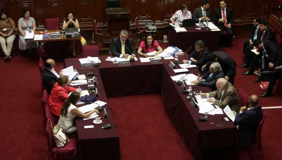 Avance. La comisión sesionó durante más de 4 horas ayer. (Anthony Niño de Guzmán/Perú21)