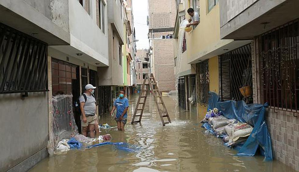 La medida busca beneficiar a todos los pobladores que viven en las zonas que resultaron afectadas por el aniego en SJL. (Foto: GEC)