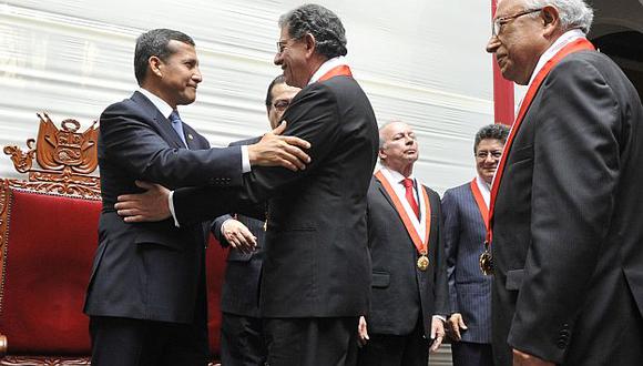 Humala durante la ceremonia en que Óscar Urviola asumió como presidente del TC. (USI)