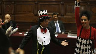 Circo en el Congreso: Legislador Johnny Cárdenas se vistió de payaso