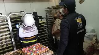 Villa El Salvador: Clausuran panadería que elaboraba turrones en espacio lleno de insectos 