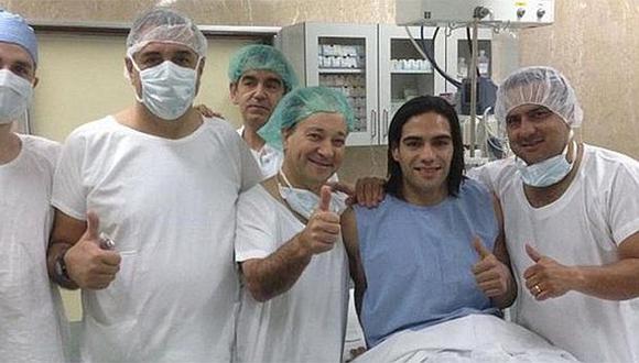 Falcao publicó una foto en los momentos previos a la intervención quirúrgica. (Twitter)