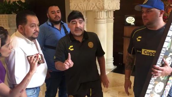 Diego Maradona retó a unos periodistas mexicanos que lo esperaban en la salida de un restaurante. (Foto: captura ESPN)