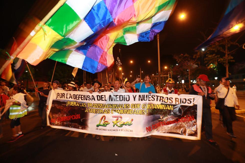 Decenas de personas marchan en apoyo a comuneros de Las Bambas. (Lino Chipana)