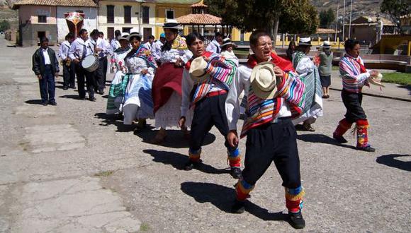 Comparsa de la Danza de la Jija de Huaripampa. (Flickr)