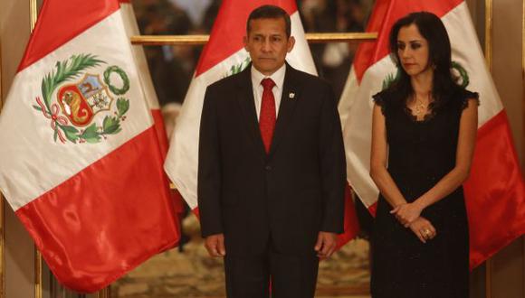 No levantan. Las denuncias contra la primera dama siguen afectando la popularidad y la credibilidad del presidente Humala. (César Fajardo)