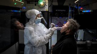 COVID-19: Dinamarca registra récord de contagios con ómicron como variante dominante