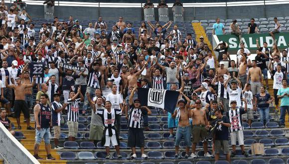 Hinchas de Alianza Lima se preparán para el duelo ante Universitario de Deportes. (USI)