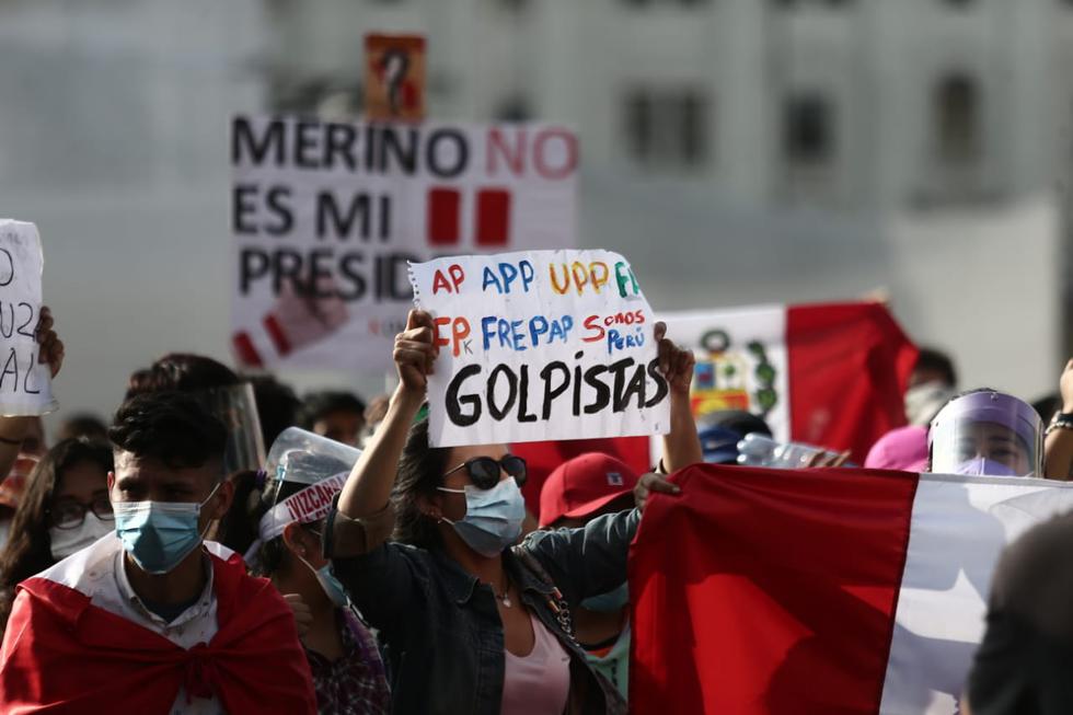 Centro de Lima | Manifestantes se concentran nuevamente en plaza San Martín  y la Policía los dispersa con bombas lacrimógenas | Portestas contra la  vacancia presidencial | nndc | LIMA | PERU21