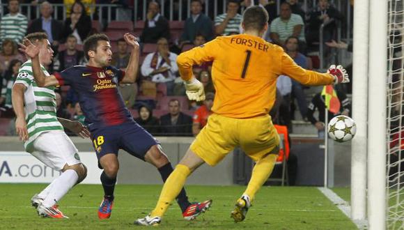 SALVADO POR LA CAMPANA. Barcelona encontró la victoria en forma angustiosa gracias a un tanto del defensa Jordi Alba. (Reuters)