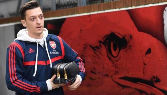 Mesut Özil no jugará la Premier League con Arsenal.