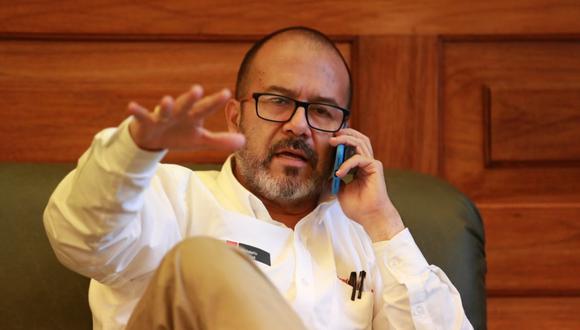 Aprobación del ministro de Salud, Víctor Zamora, cae en un mes y se ubica en 54%. (Foto: Lino Chipana/GEC)