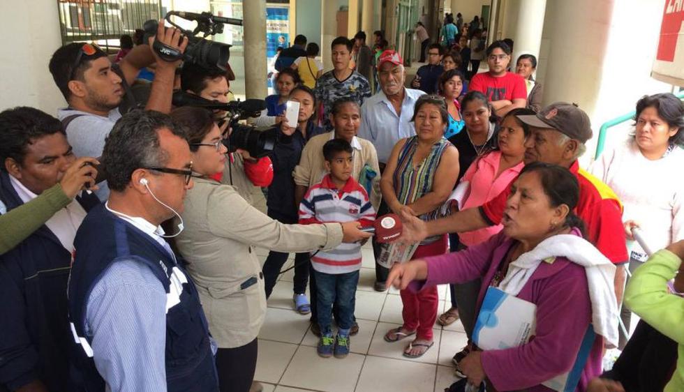 Representantes de la Defensoría del Pueblo, Fiscalía y Susalud constaron la falta de médicos en el hospital Santa Rosa de Piura. (Jorge Merino)