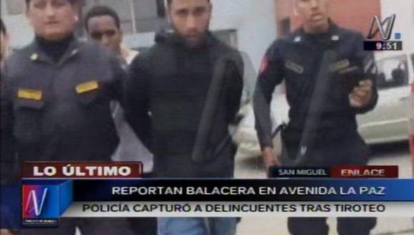 Bandas de construcción civil se enfrentaron a balazos en plena vía pública en San Miguel. (Captura de video)