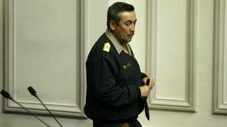 Raúl Salazar renunció a la dirección general de la Policía Nacional