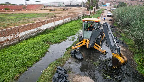 Autoridades limpian Pantanos de Villa. (Foto: Difusión).
