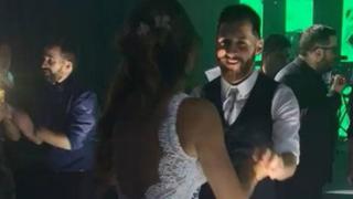 Lionel Messi y Antonella Roccuzzo bailaron al ritmo de 'El Embrujo' en su matrimonio [VIDEO]