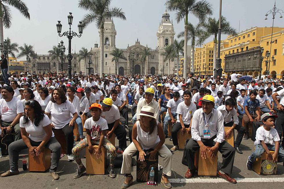 la VIII edición del Festival Internacional del Cajón Peruano empezó con buen pie. (EFE)