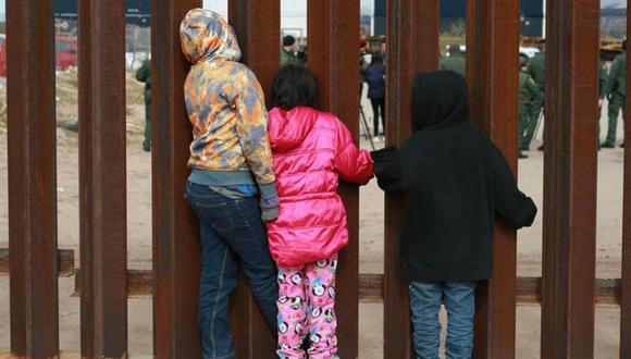 Algunos niños en la frontera de México y Estados Unidos están considerando cruzar la frontera de manera ilegal para luego entregarse a la Patrulla Fronteriza. (Foto: EFE)