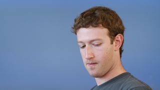 Acusan a Mark Zuckerberg de crear un "sistema malicioso" para lucrar con datos