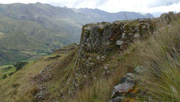 Autoridades restauran el pequeño Machu Picchu de Huari. (Magno Nava)