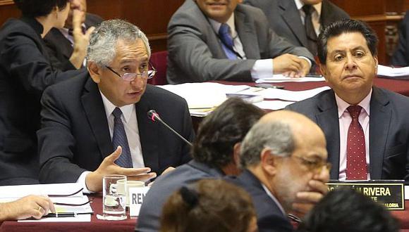 El premier René Cornejo en la sesión de la Comisión de Fiscalización. (Andina)